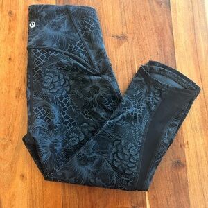 Lululemon Black Cropped Floral Leggings